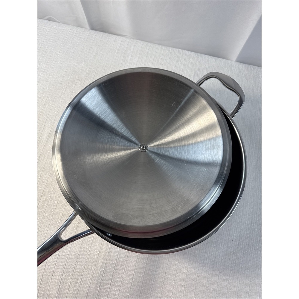 Wolfgang Puck Bistro elite Collection 5 Qt. 18/10 Stainless Steel Pan/lid - Picture 6 of 6